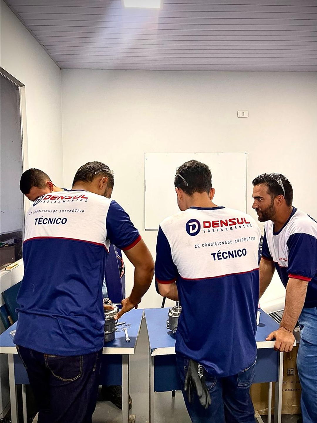 Grupo em capacitação técnica presencial da Densul